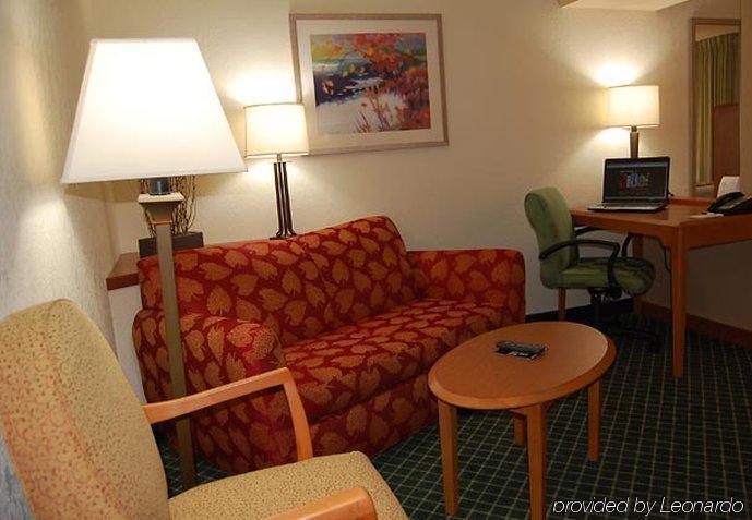 Fairfield Inn And Suites South Hill I-85 מראה חיצוני תמונה